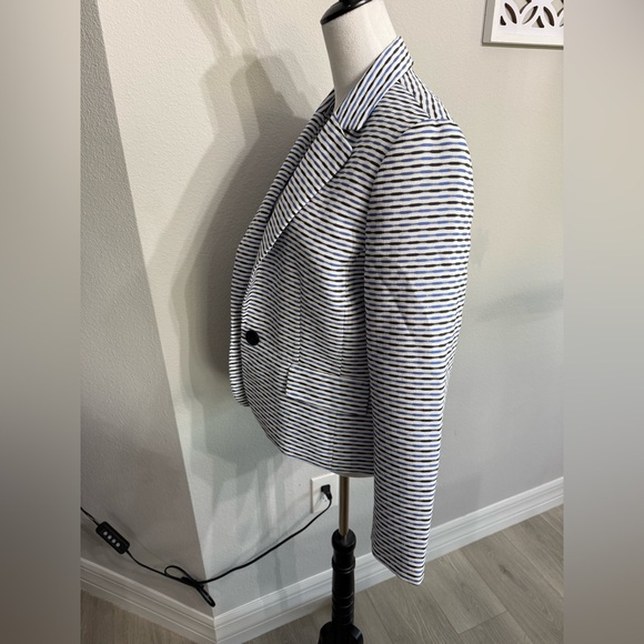 Evan Picone Navy and White Striped Blazer - Picture 2 of 9